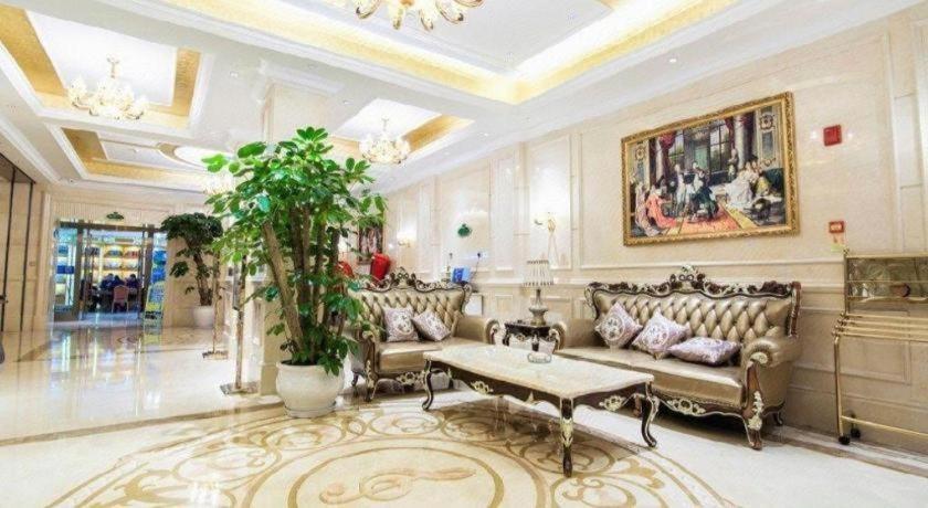 Vienna Hotel (Chuanxin Drum Tower Metro Station, Beijing Road) 33/50