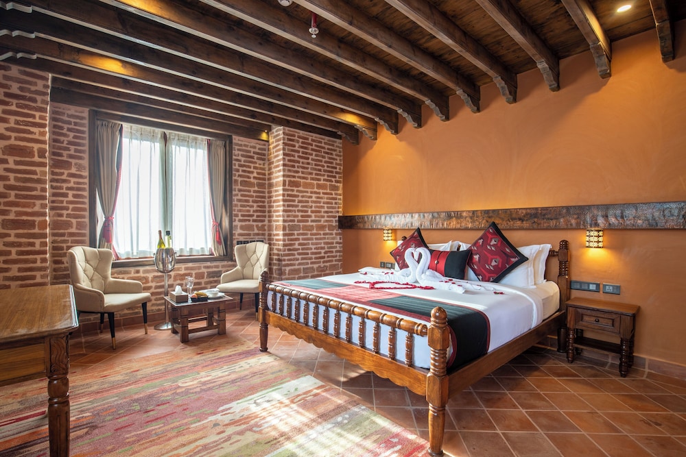 HERITAGE, SPA, SUITE, KING BED