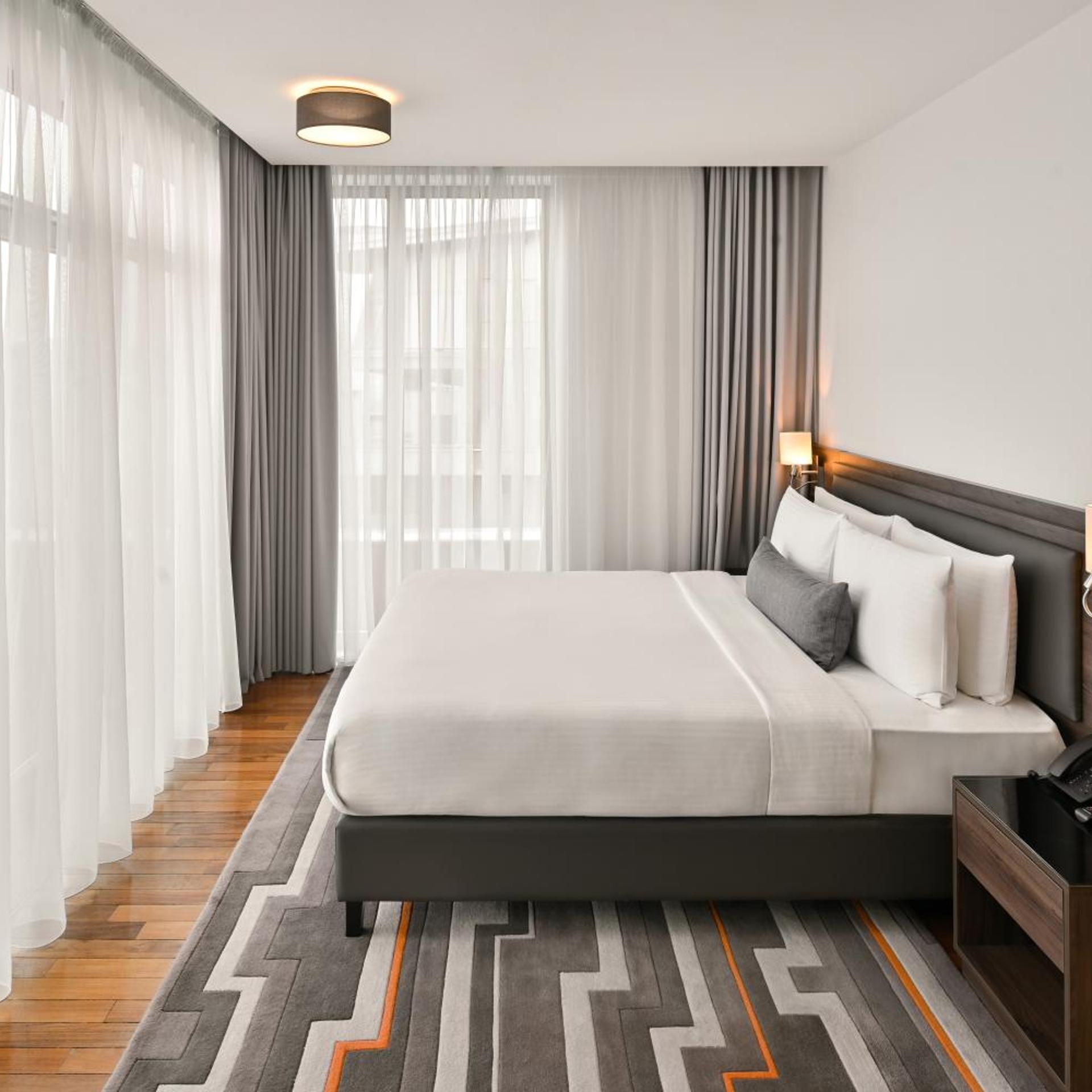 Executive, Suite, King Bed