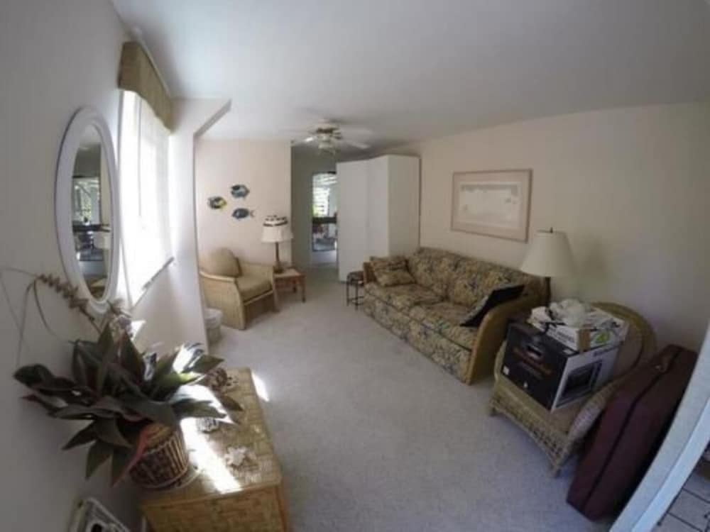 Hale Hoola B&amp;B 9/18