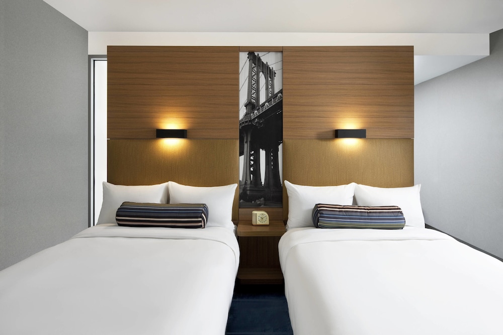 Aloft New York Brooklyn 10/48