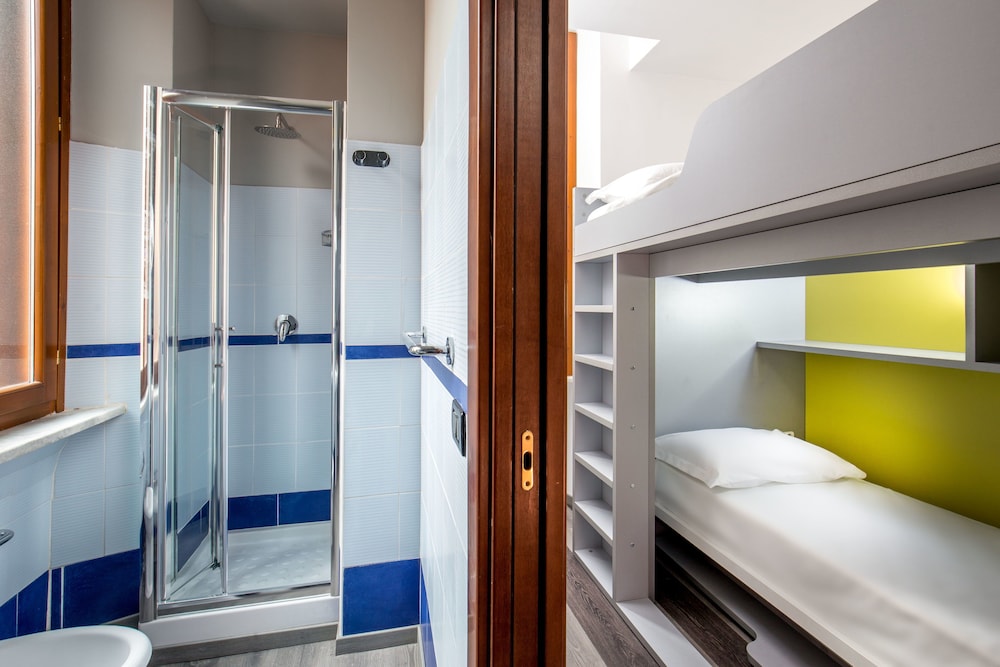 Free Hostels Roma 12/50