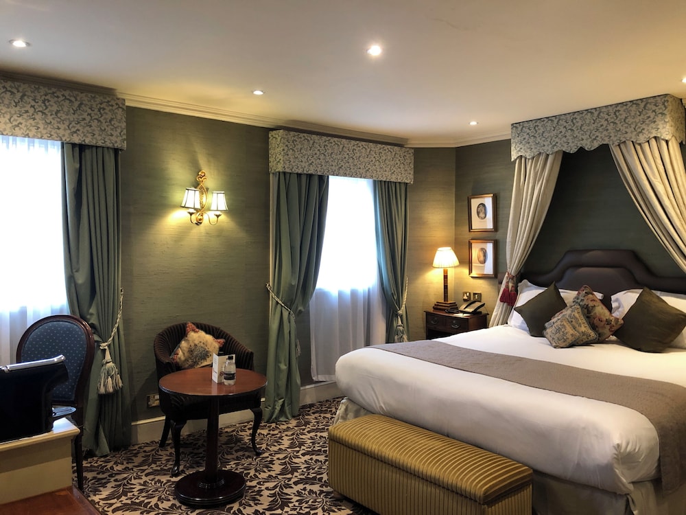 DELUXE, DOUBLE BED