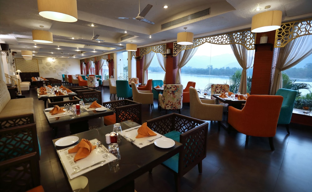 Ganga Kinare A Riverside Boutique Hotel 35/50