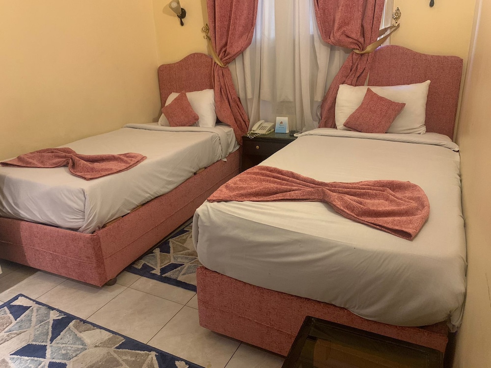 CLASSIC, TWIN BEDS