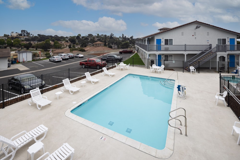 Days Inn by Wyndham Arroyo Grande/Pismo Beach 3/62