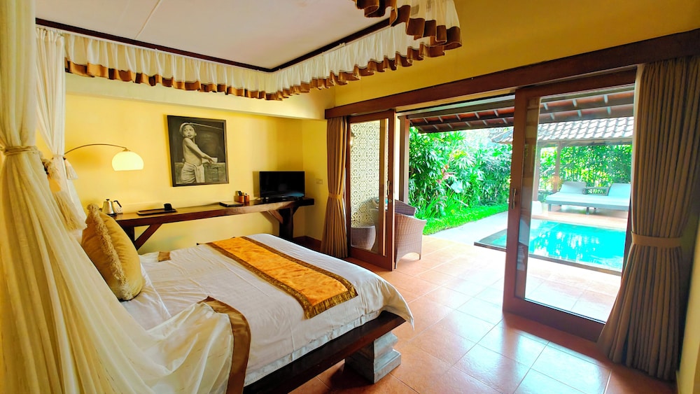 Villa Nirvana 33/81