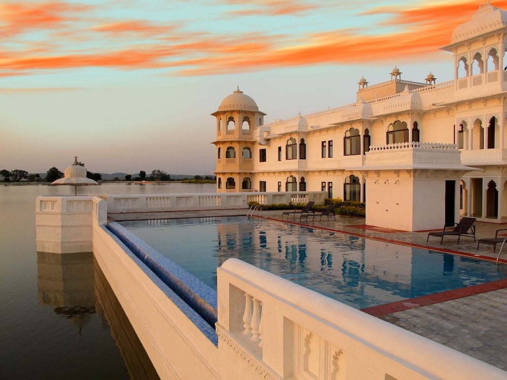 juSTa Lake Nahargarh Palace 28/28