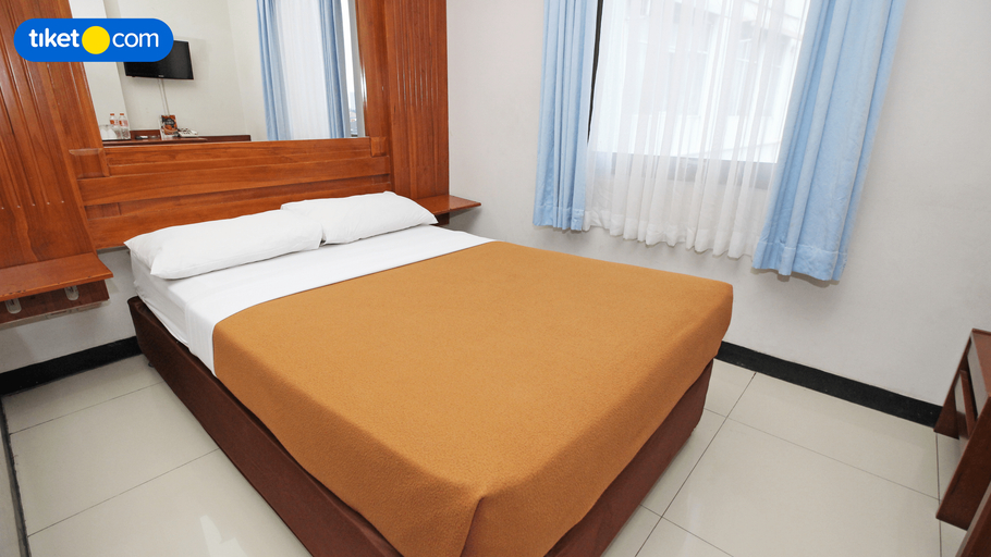Bukit Dago Hotel 4/11