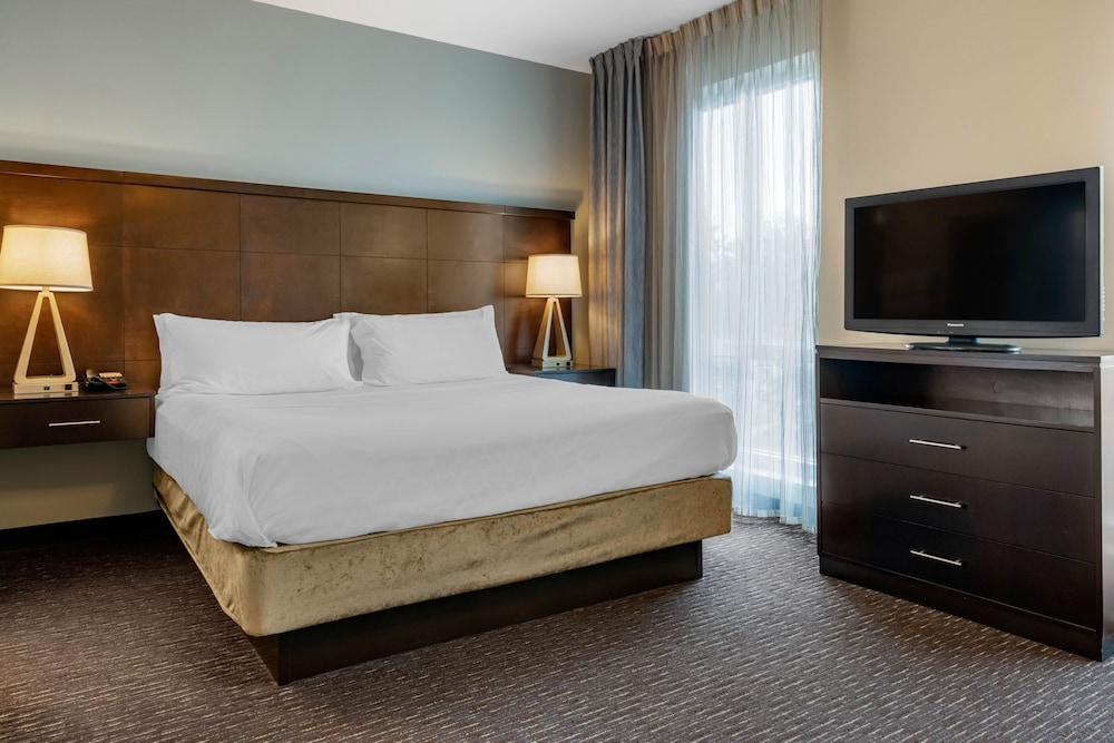 Staybridge Suites St. Petersburg FL 20/79