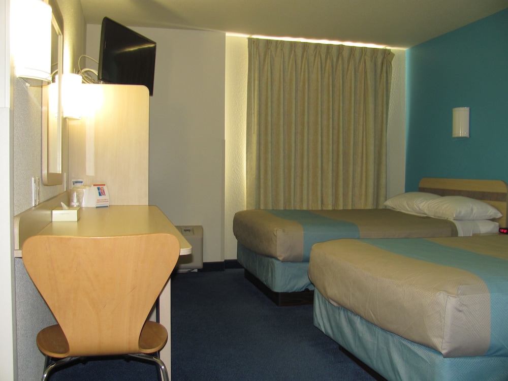 Days Inn by Wyndham Stony Plain 27/44