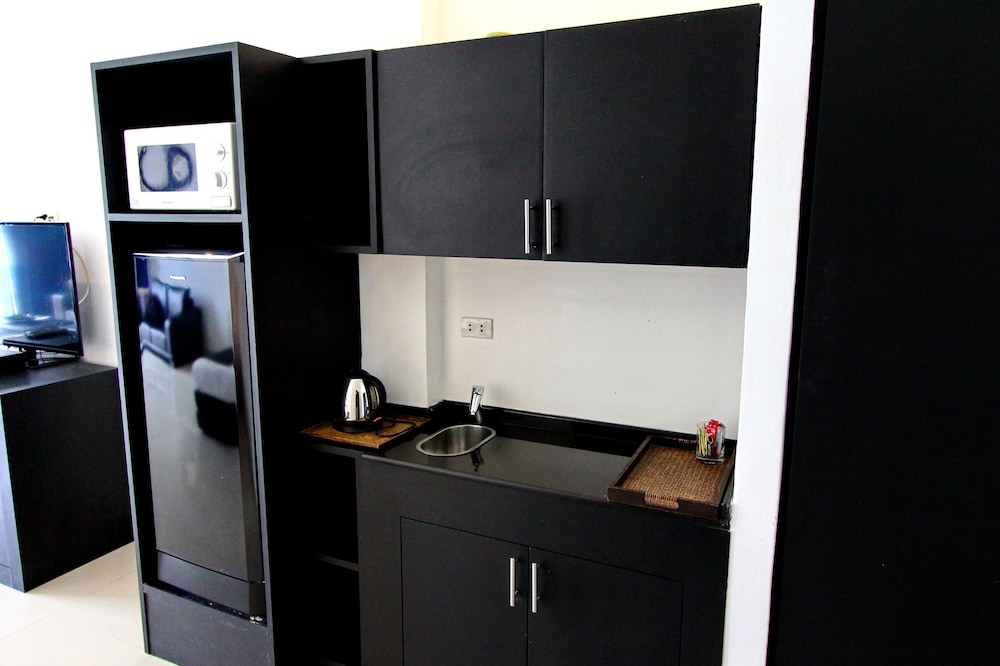 East Suites 48/73