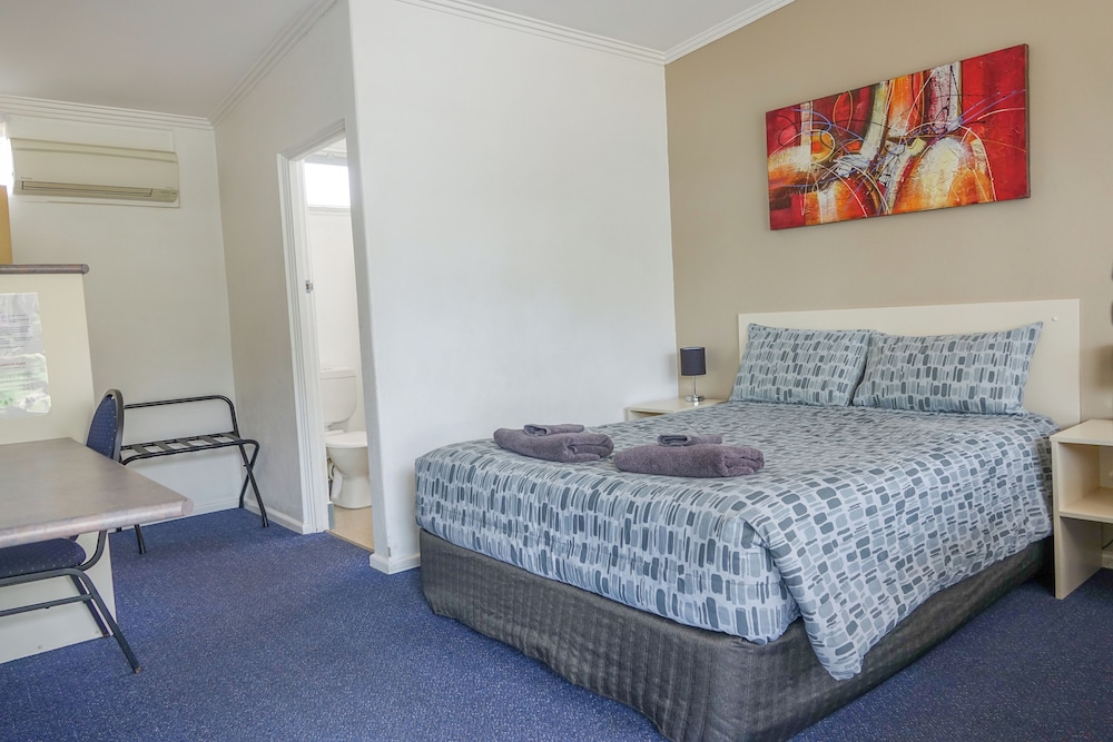 BAIRNSDALE MAIN MOTEL 8/27