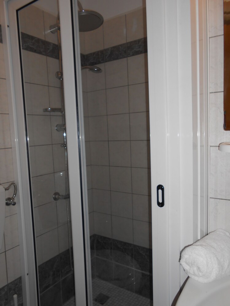 Voula Hotel 26/74