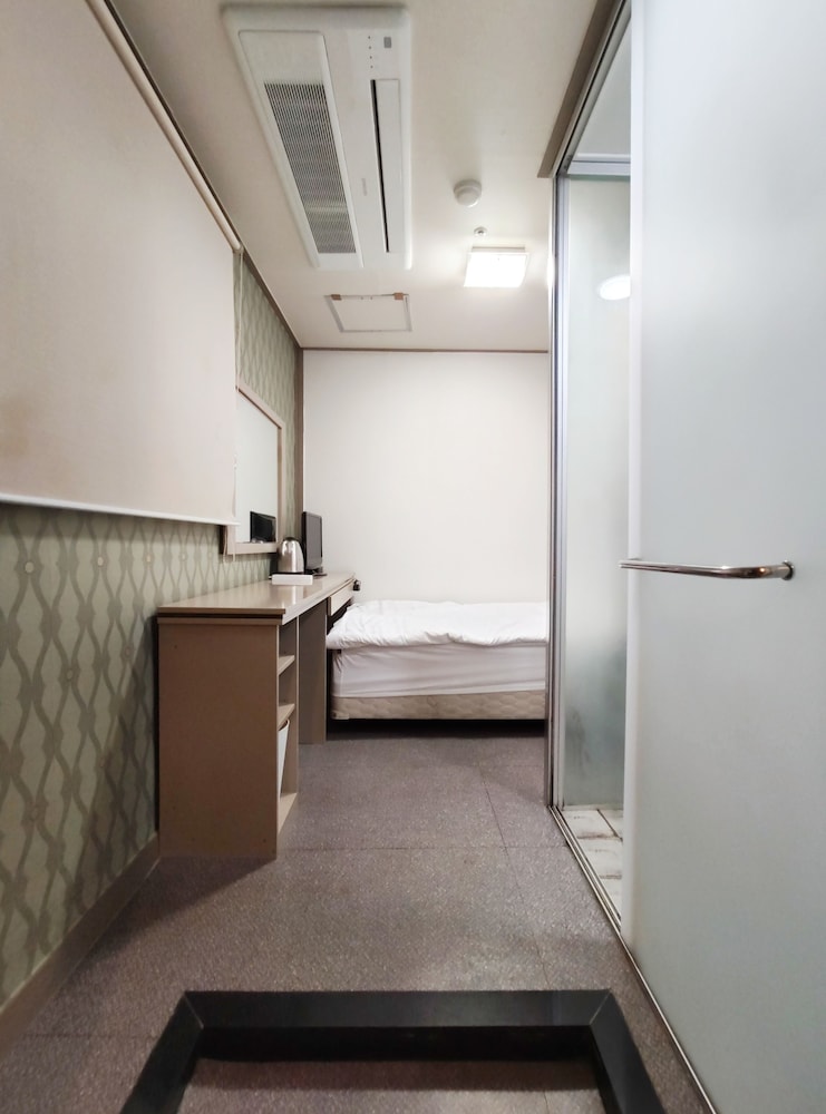 OYO Hostel Myeongdong 2 49/75