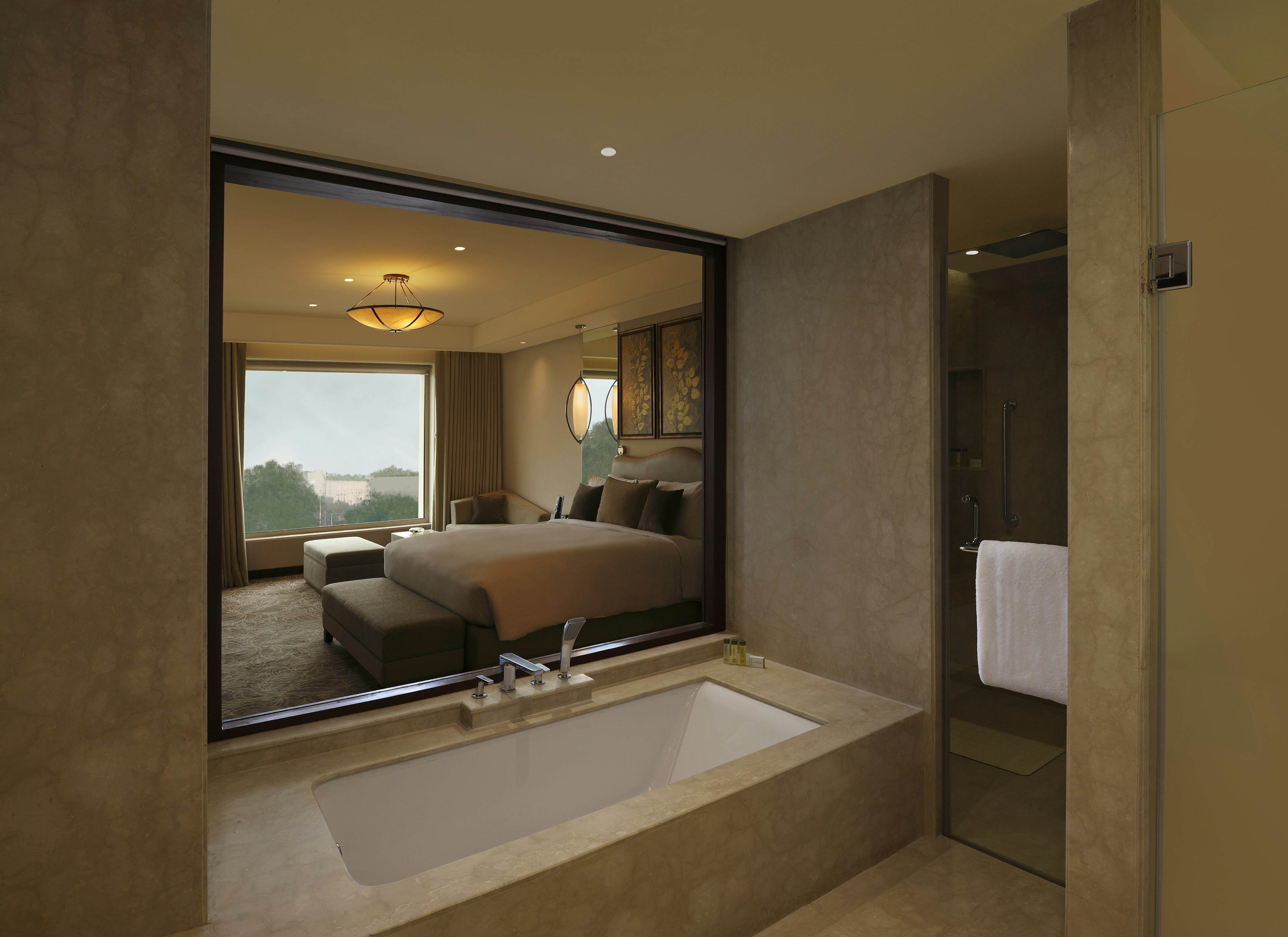 DoubleTree by Hilton Agra 71/73