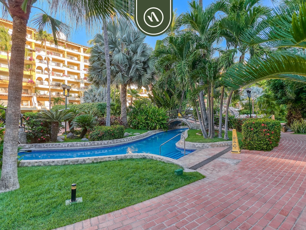 Velas Vallarta Suites Resort All Inclusive 98/99