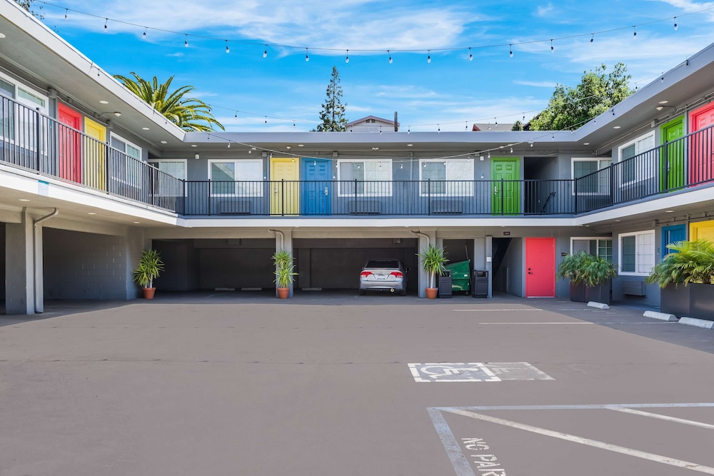 Signature Inn Berkeley Oakland 61/66