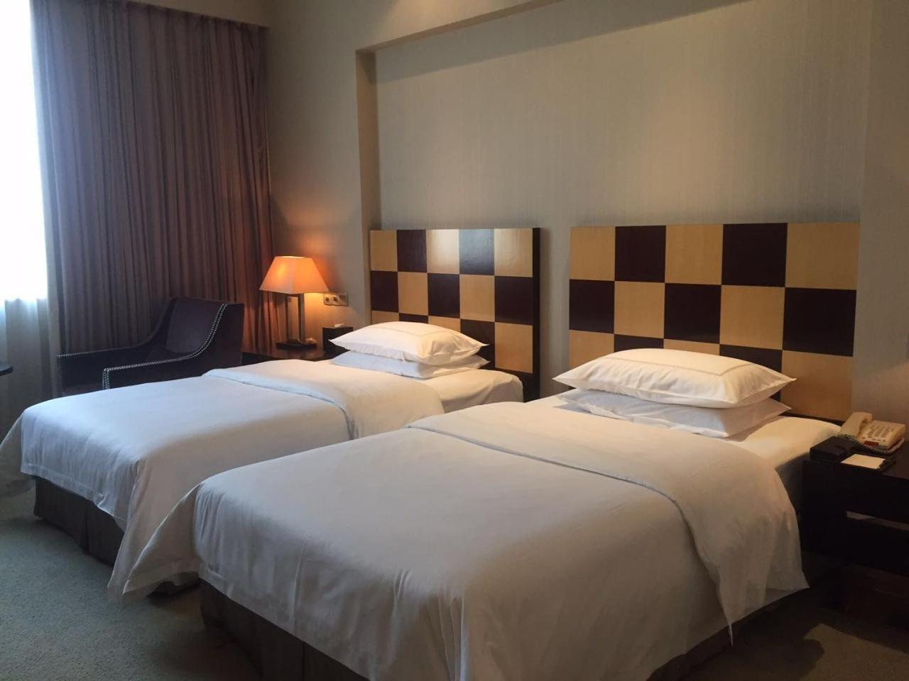 Hiyet Oriental Hotel Zhongshan 16/47