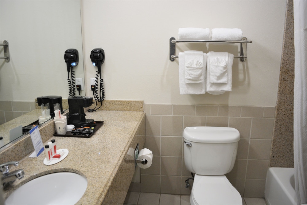 Baymont By Wyndham Galveston 20/30
