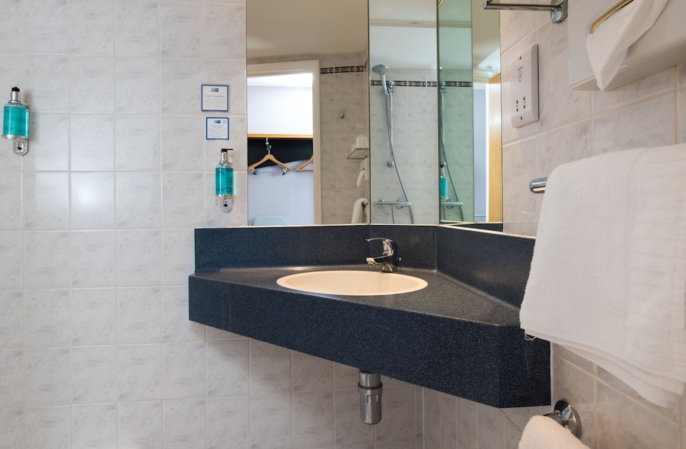 Holiday Inn Express Southampton West 32/64