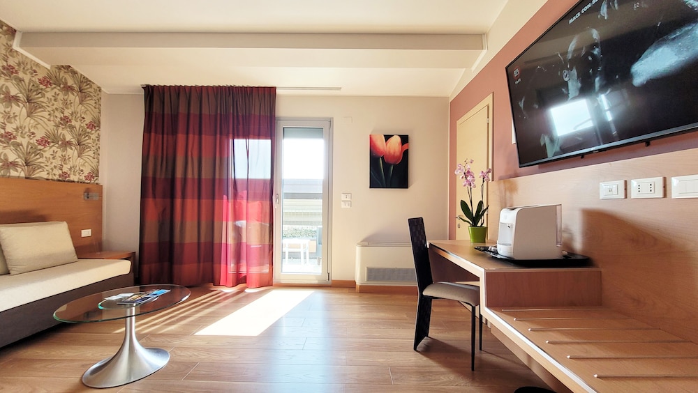 Relais Bellaria Hotel And Congressi 37/52