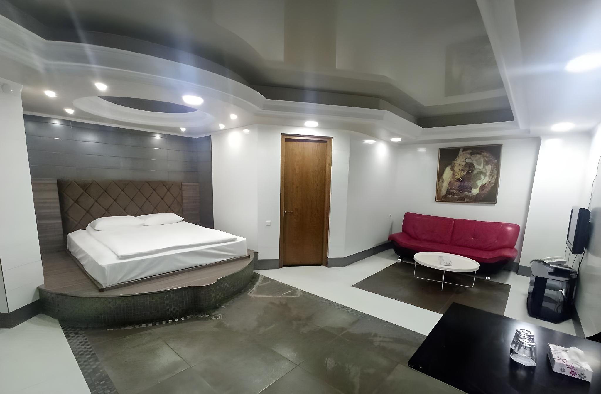 Budget, Double Bed, No Window