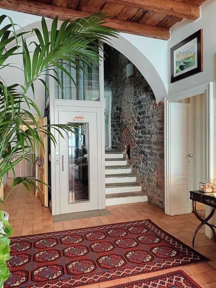 BORGO ANTICO HOTEL 8/69