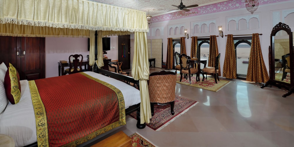 Maharaja Suite