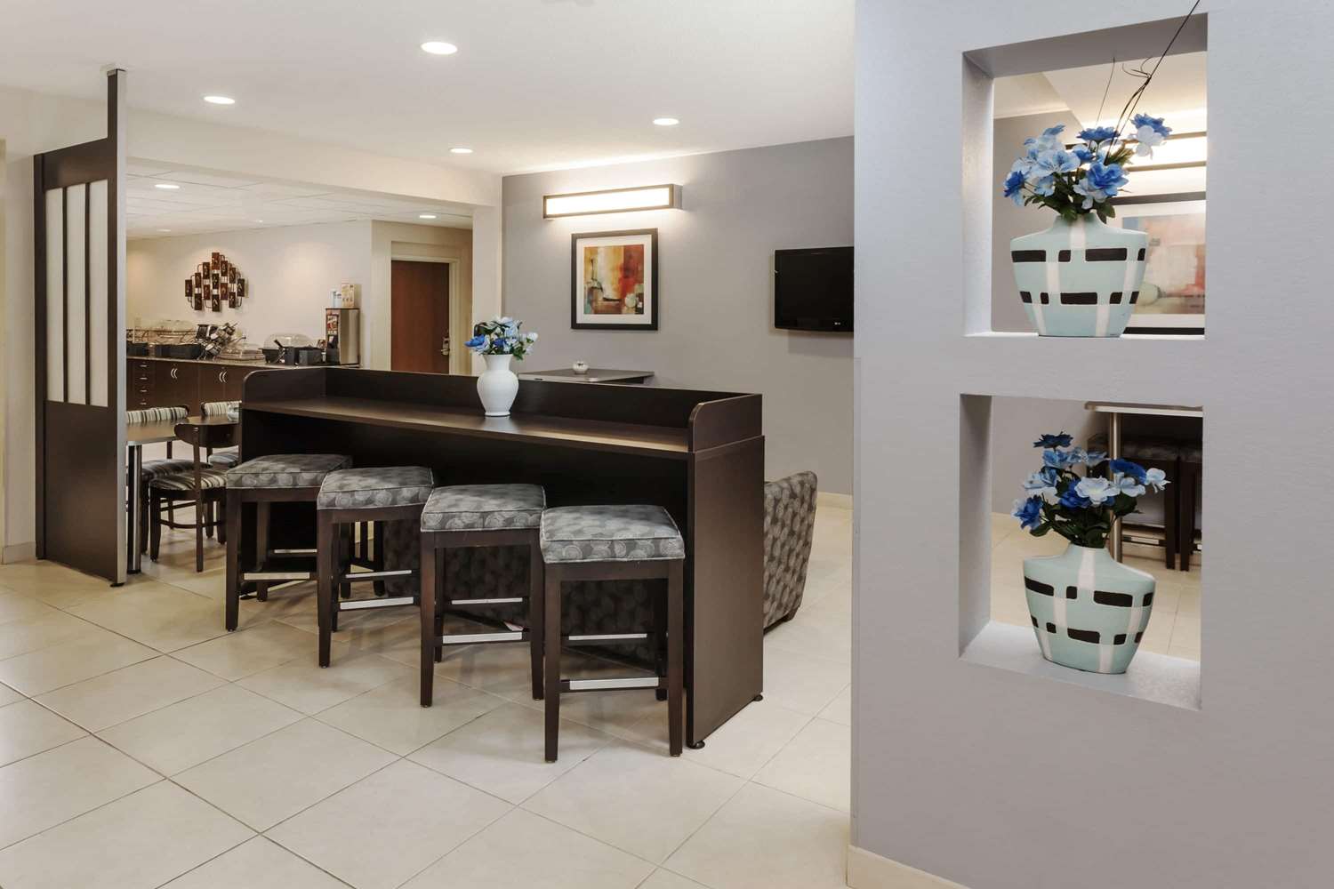 Microtel Inn And Suites Elkhart 21/28