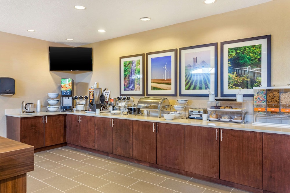 Comfort Inn DeKalb - University Area 20/26