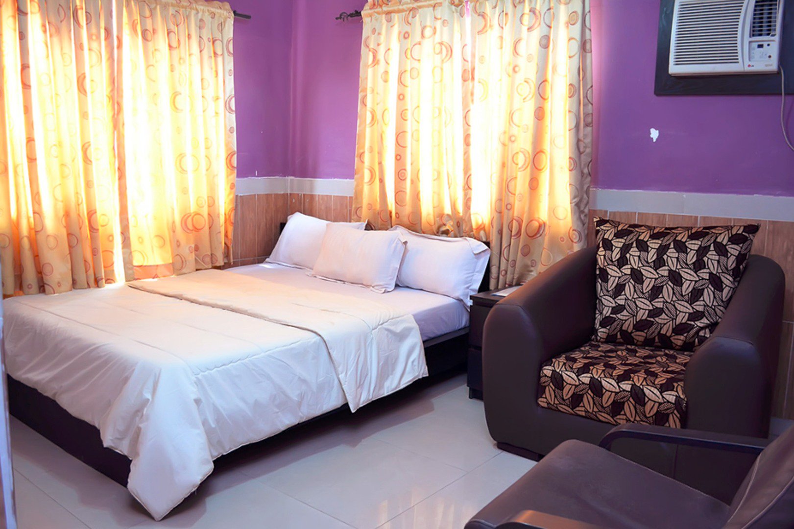 Inglesias Hotels 11/24