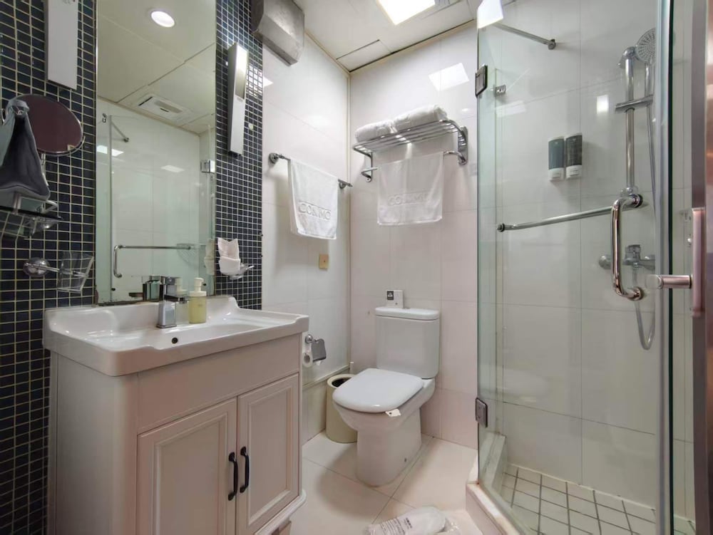 World Union Service Apartment Cosmo 70/72