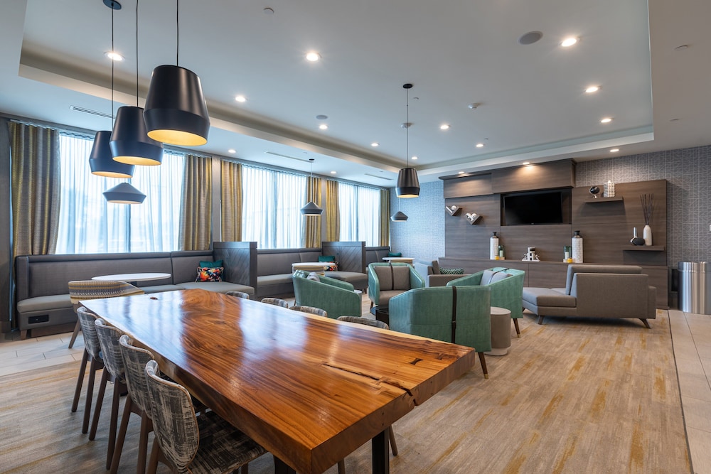 Holiday Inn Woodruff Road 48/53