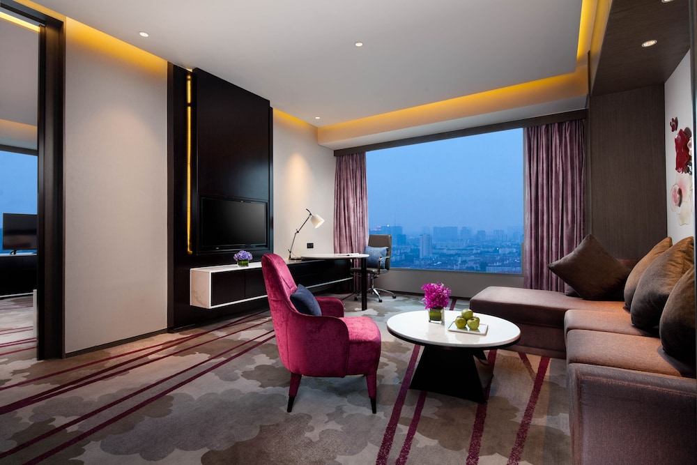 CROWNE PLAZA KUNSHAN 54/79