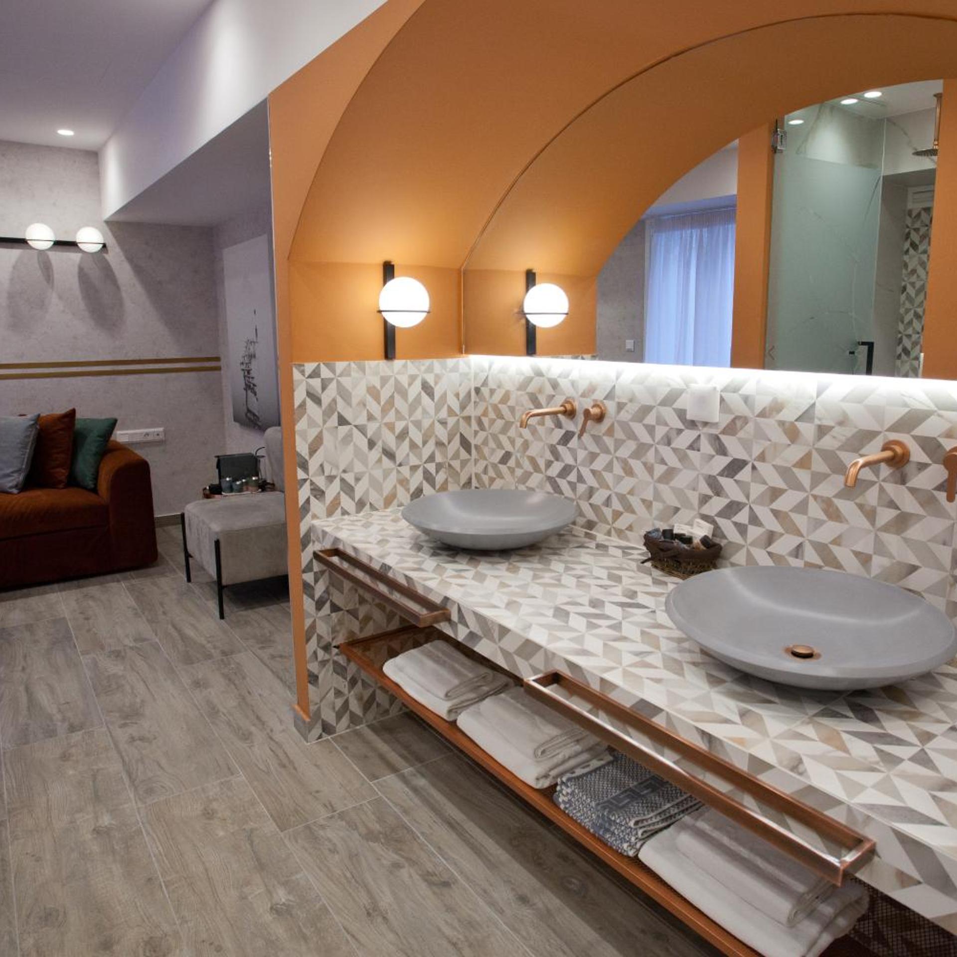 Noufara 43/58
