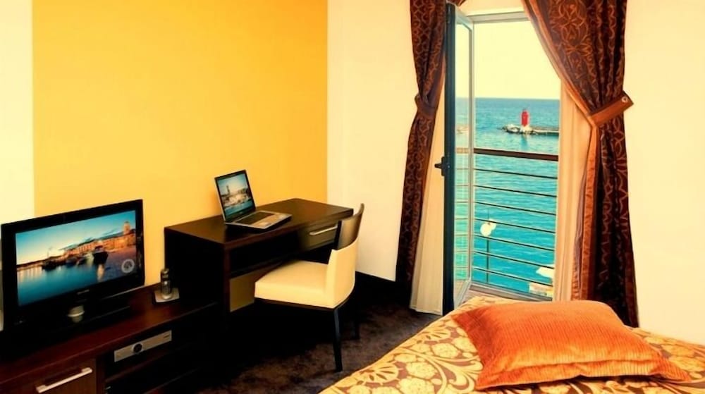 Boutique Hotel Marina 33/40