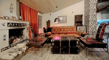 Star Residency 33/38