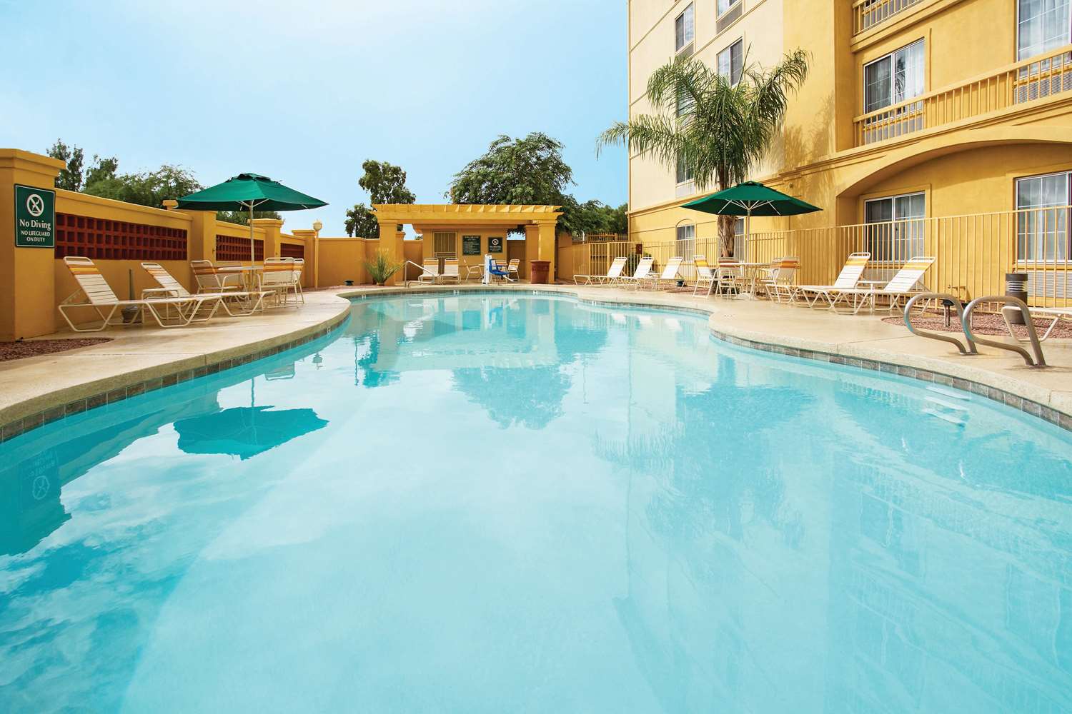 La Quinta Inn Suites By Wyndham Mesa Superstition Springs 25/52