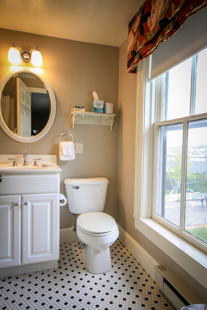 Harbour View Inn 36/76