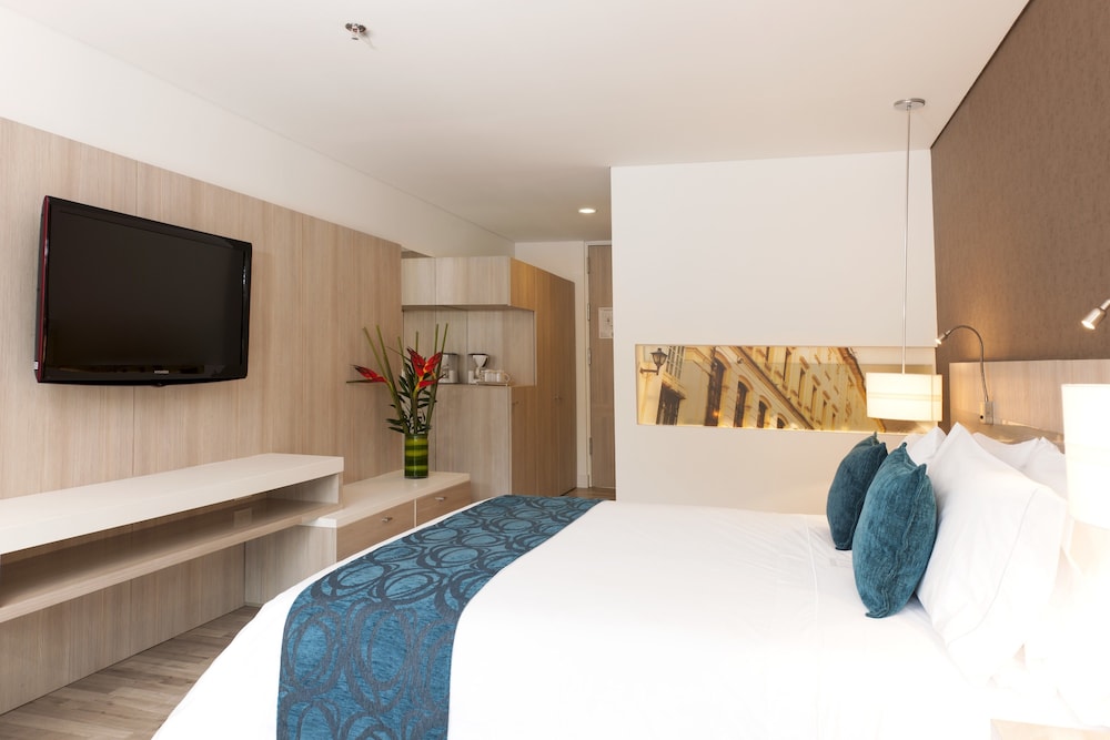 Hotel Bh Bicentenario 12/51