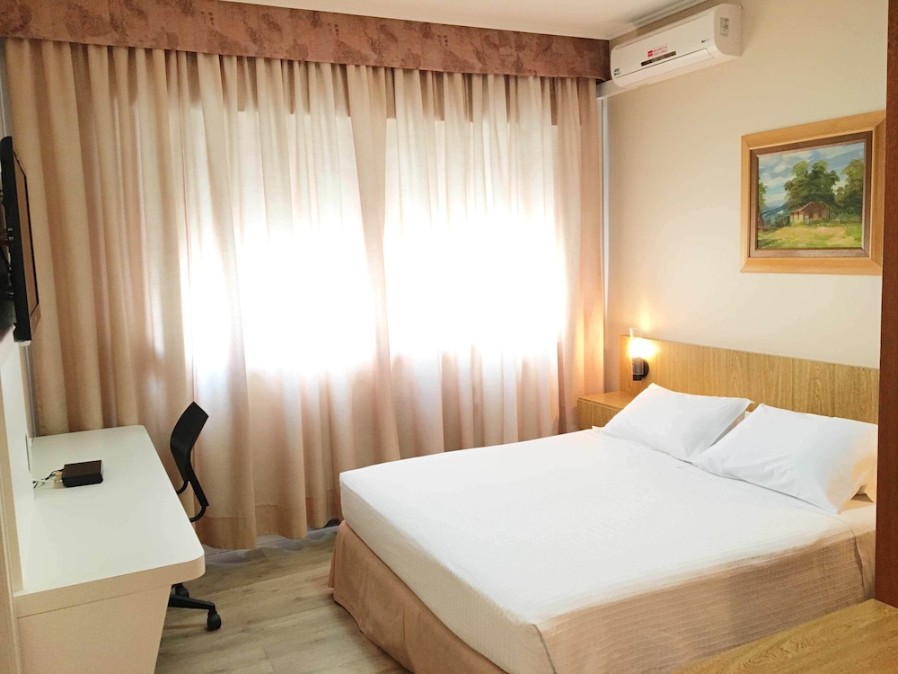 Cosmos Hotel 13/52