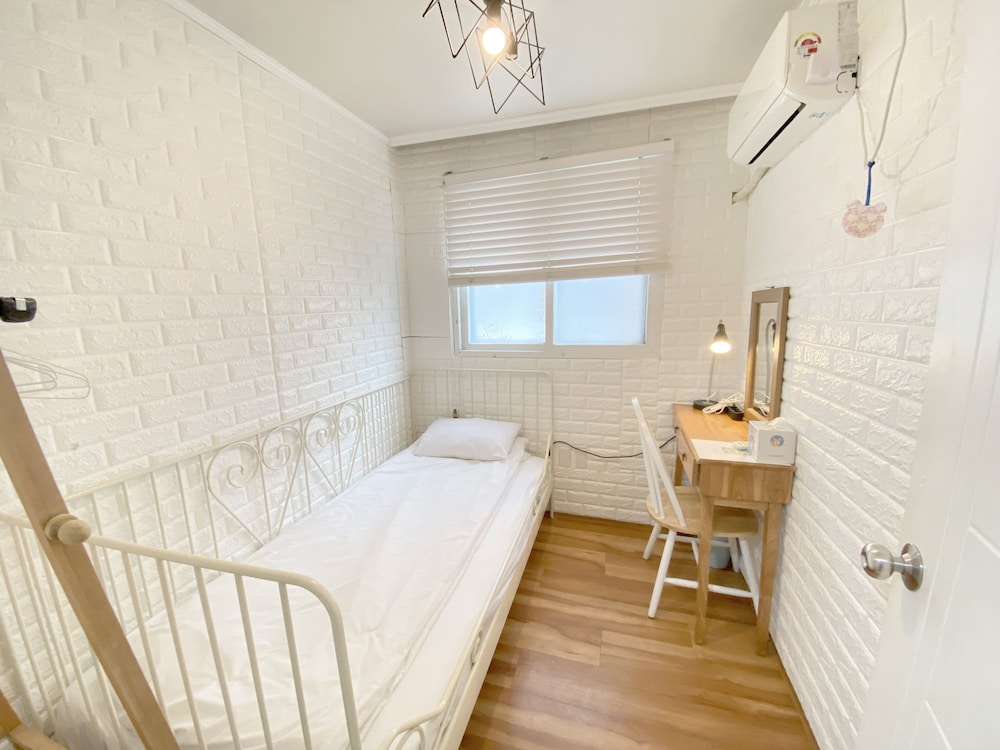 Aroha Guest House 35/67