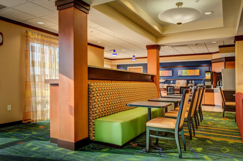 Fairfield Inn & Suites Seymour 35/40
