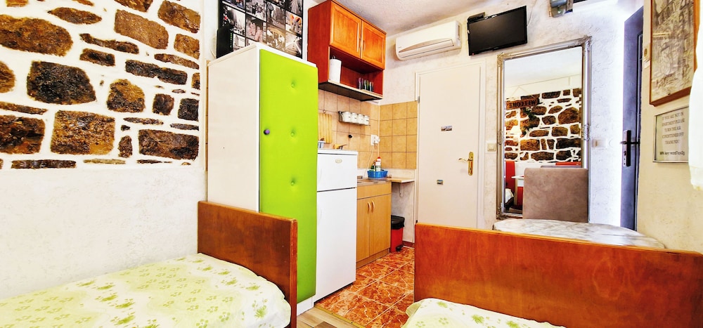 Croparadise Hostel 8/50