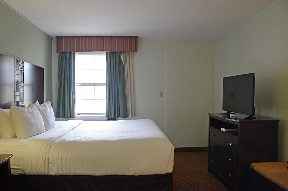 Room, Queen Bed, Accessible