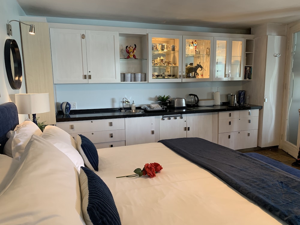 185 On Beach Boutique Suites And Apartments 33/44