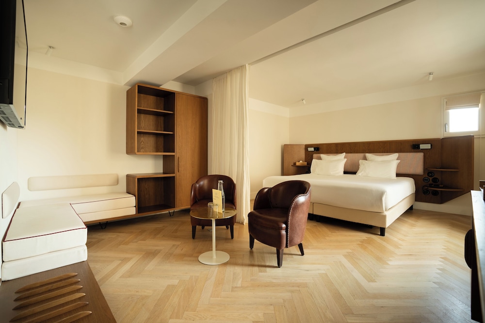 Hotel du Sentier 9/36