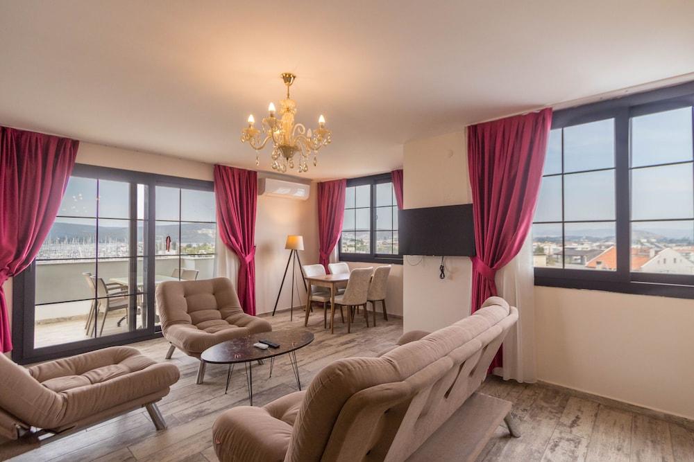 Deniz Otel 24/33