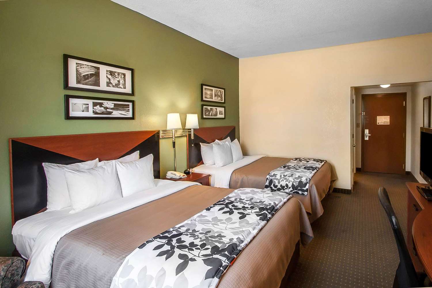 Pearl Jackson Airport Hotel 5/19